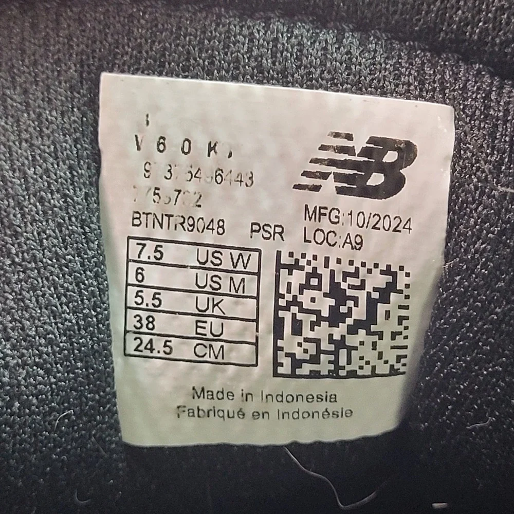 New Balance Fresh Foam 680 v8‎ Womens Running Shoes Black White W680LK8 Size 7.5